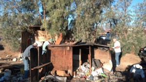 HomelessShack 20130906 tear down 1